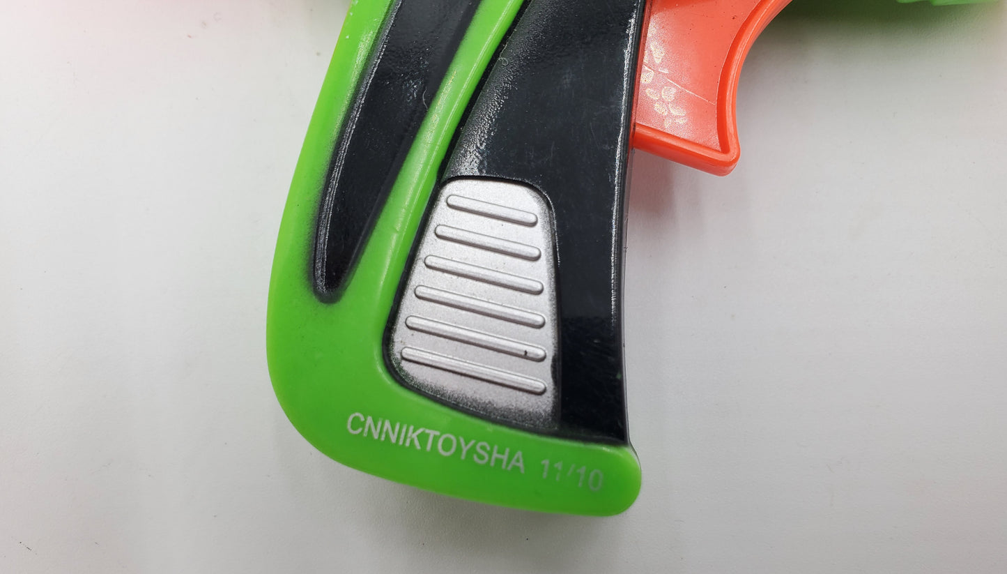 "CNNIKTOYSHA" Green Foam Dart Blaster