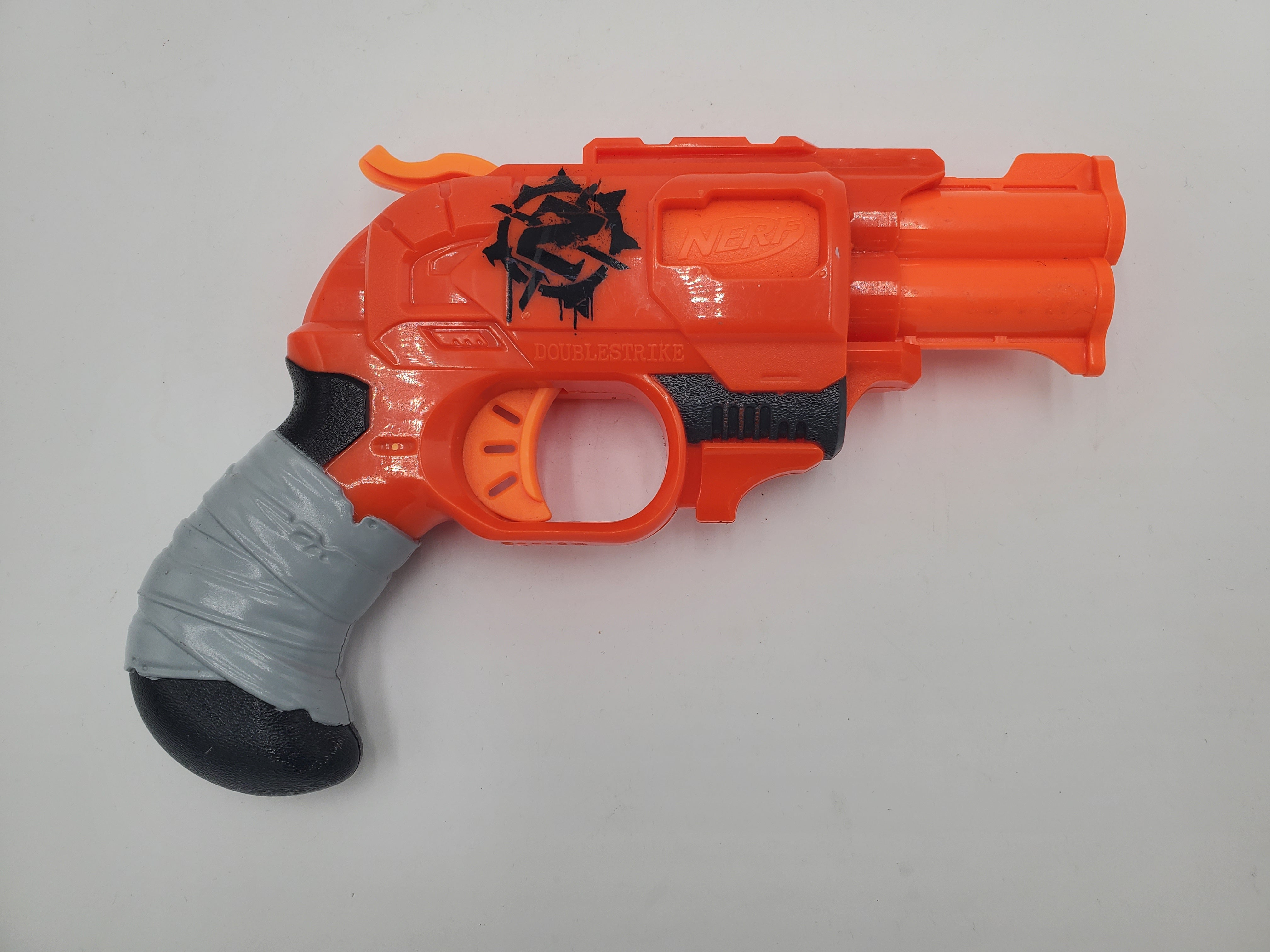 Nerf Zombie Strike DoubleStrike – Blaster Guy