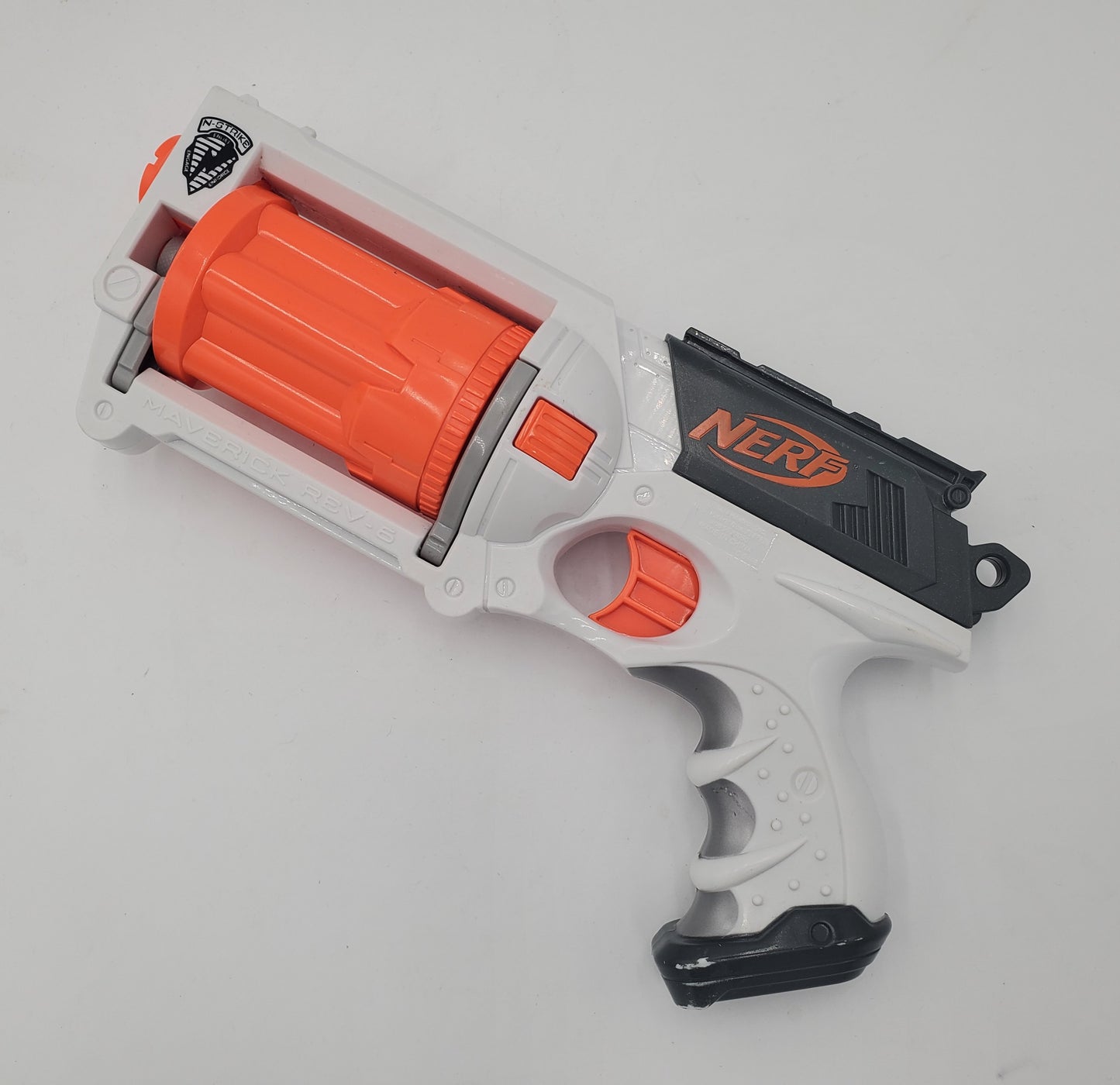 Nerf N-Strike Maverick REV-6
