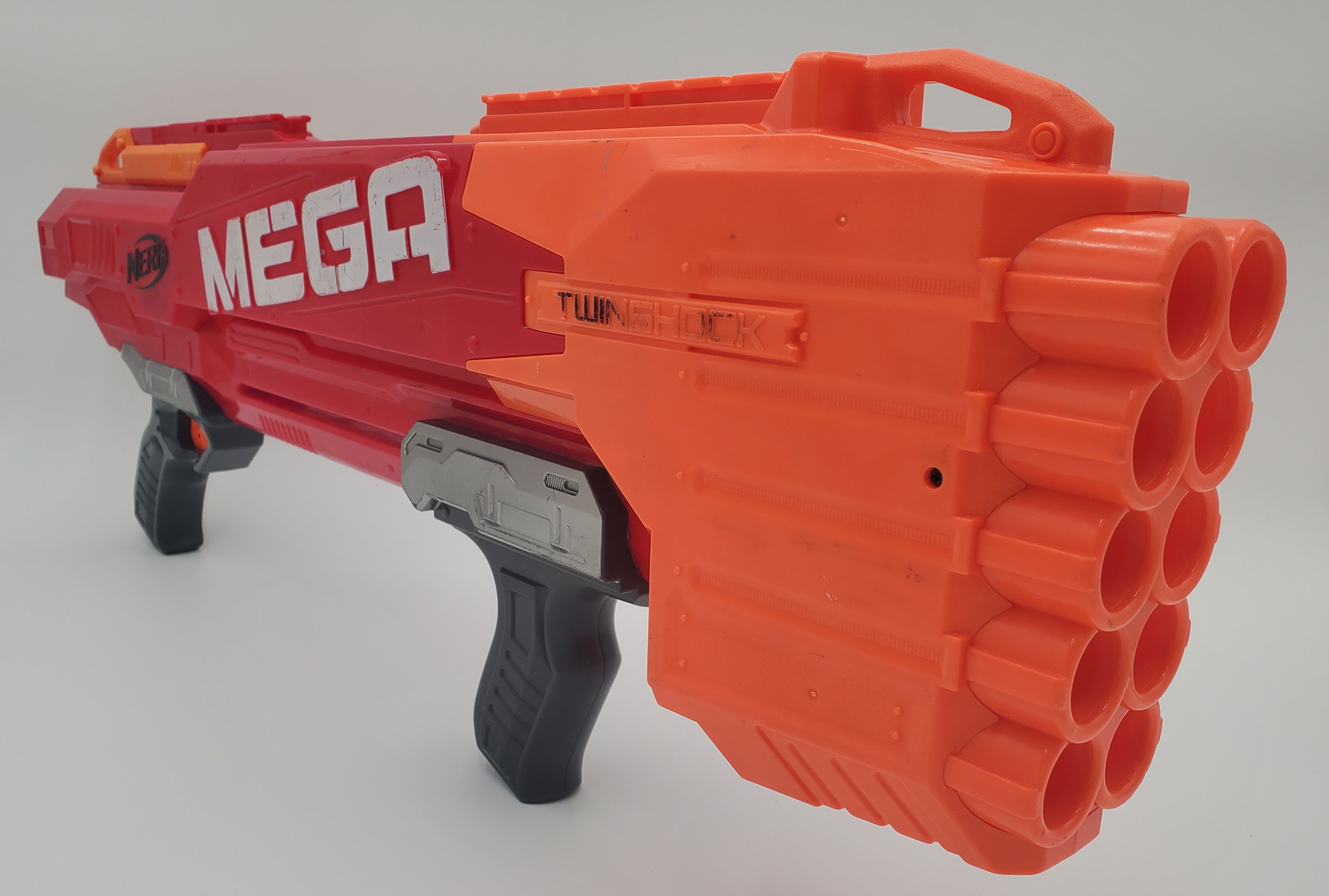 Nerf MEGA TwinShock – Blaster Guy